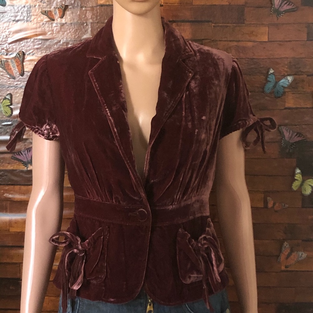 Guess velvet blazer!🍂🍁